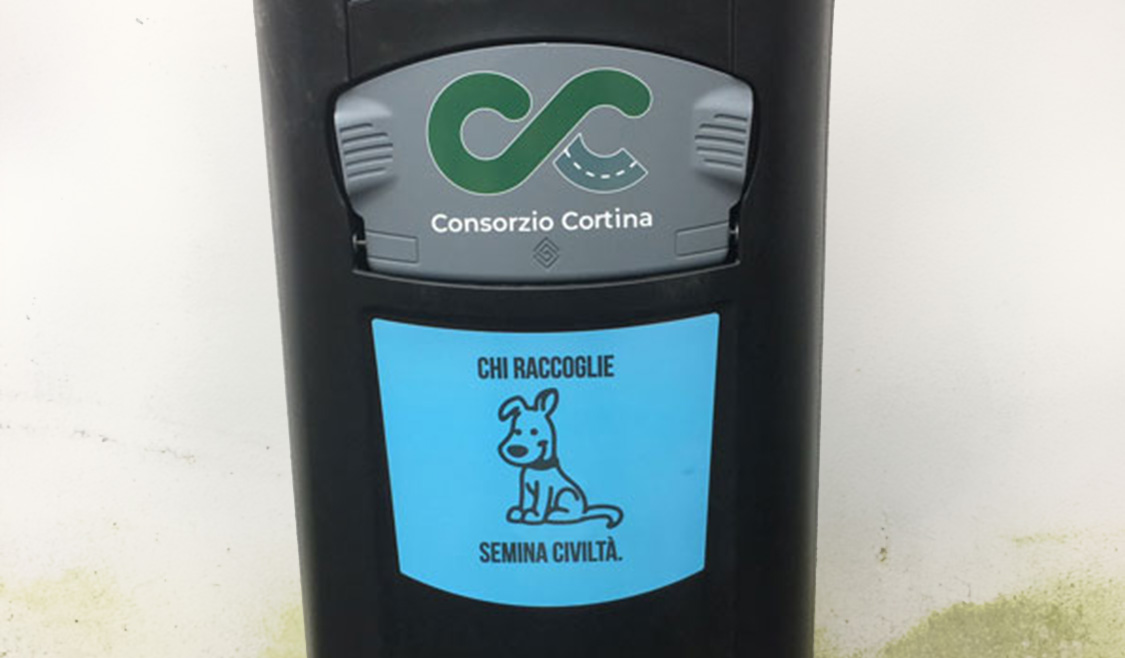 Cestino raccolta deiezioni canine
